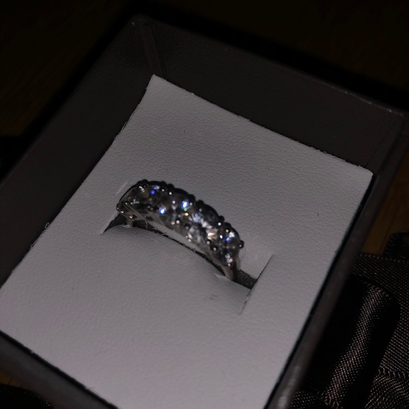 Micheal Hill 5 Stone Ring - Picture 3 of 6